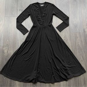 REFORMATION Deep V Neck Flared Dress With Pockets! Size S